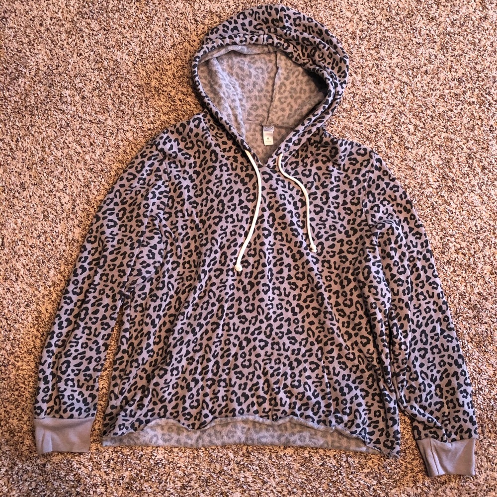 Crop leopard/cheetah print hoodie gray